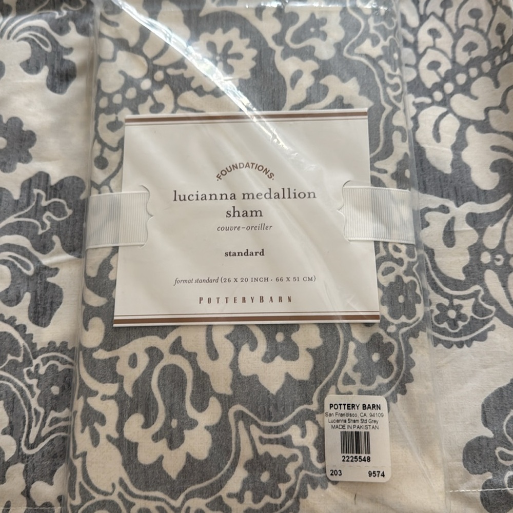 NWT set of 3 Pottery Barn Luciana Medallion Standard shams.